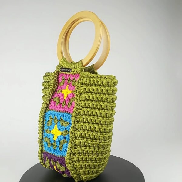 Akorfa (Medium)