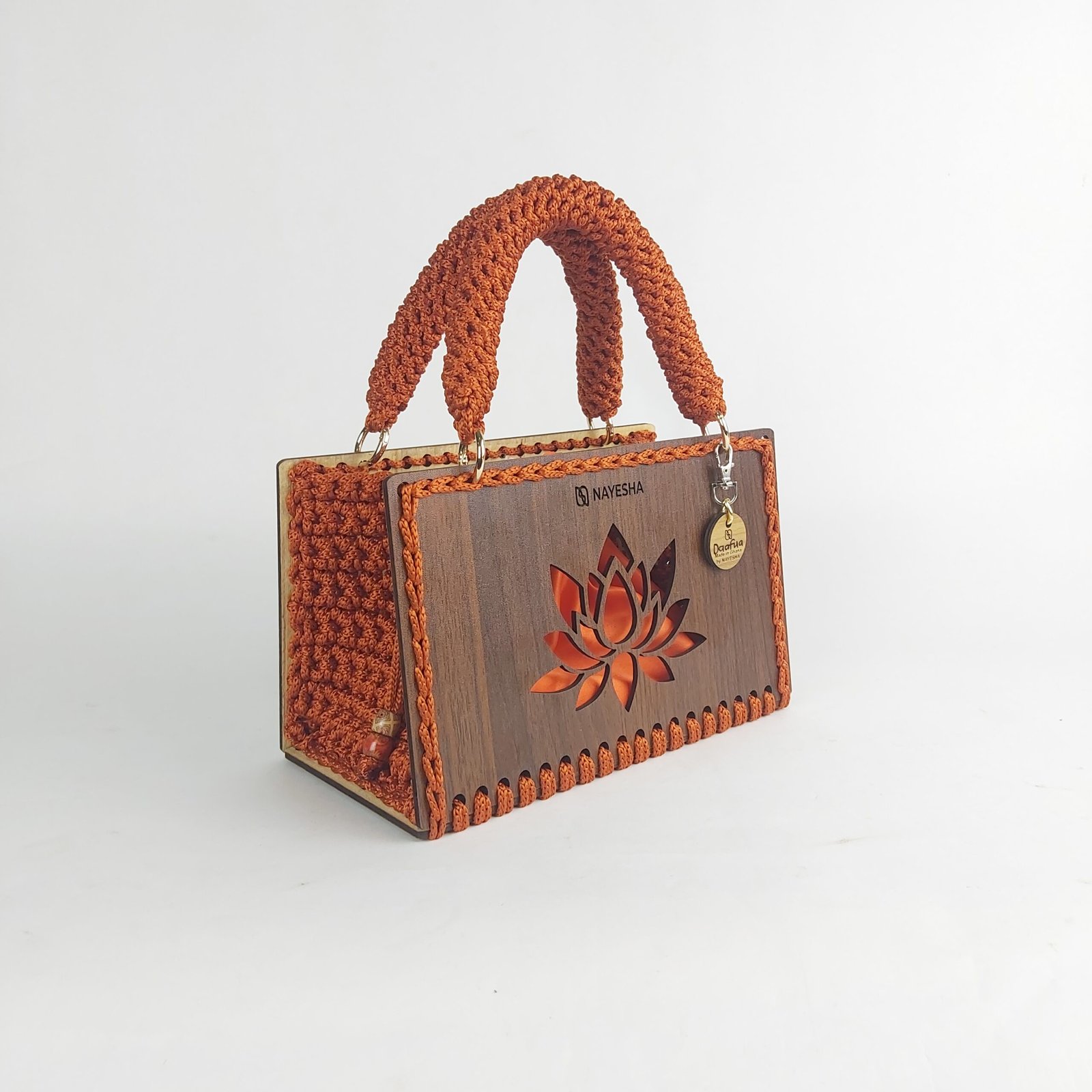 Daafua medium-wood plain plate crochet handbag