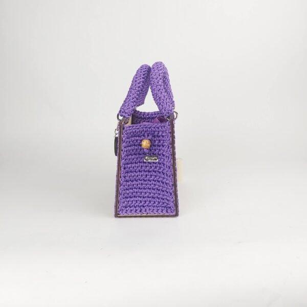 Daafua (Medium square)