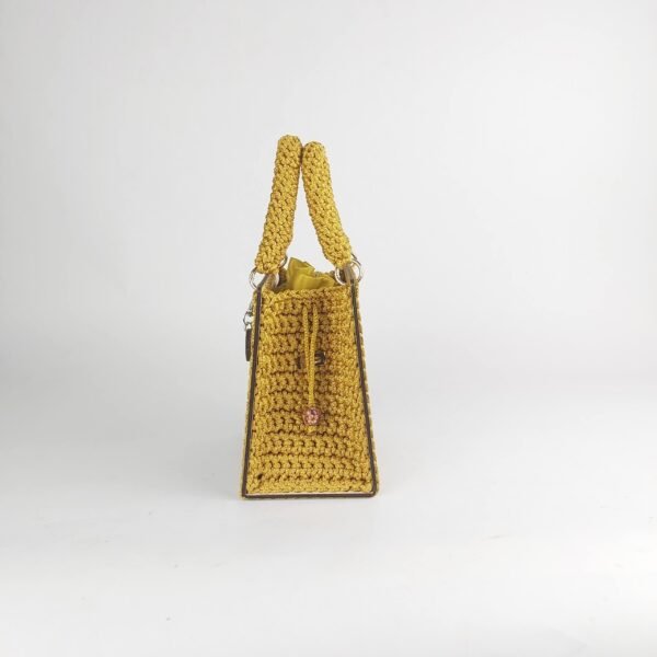 Daafua (Medium square)