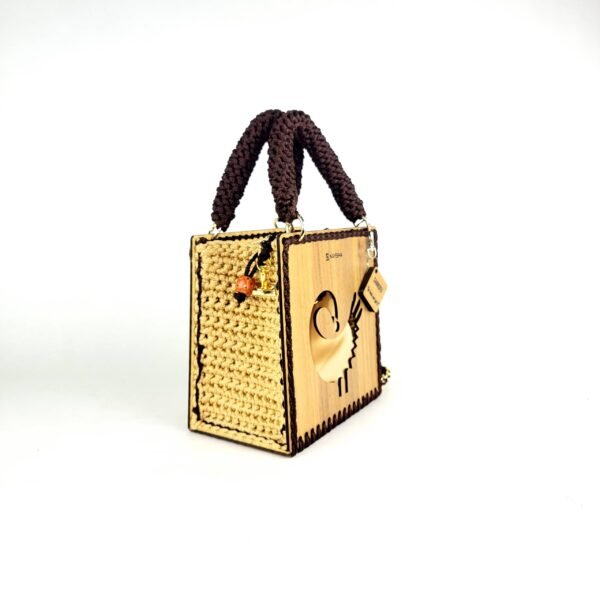 Daafua (Medium square)