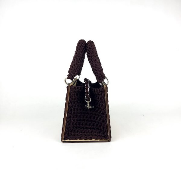 Daafua (Medium square)