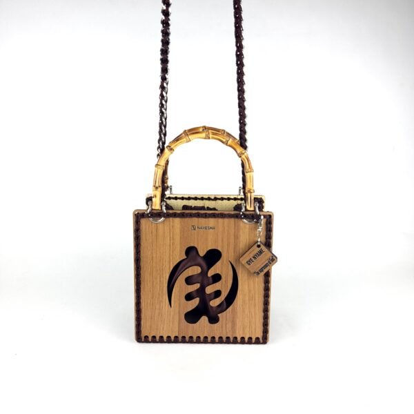 Daafua (Medium square)