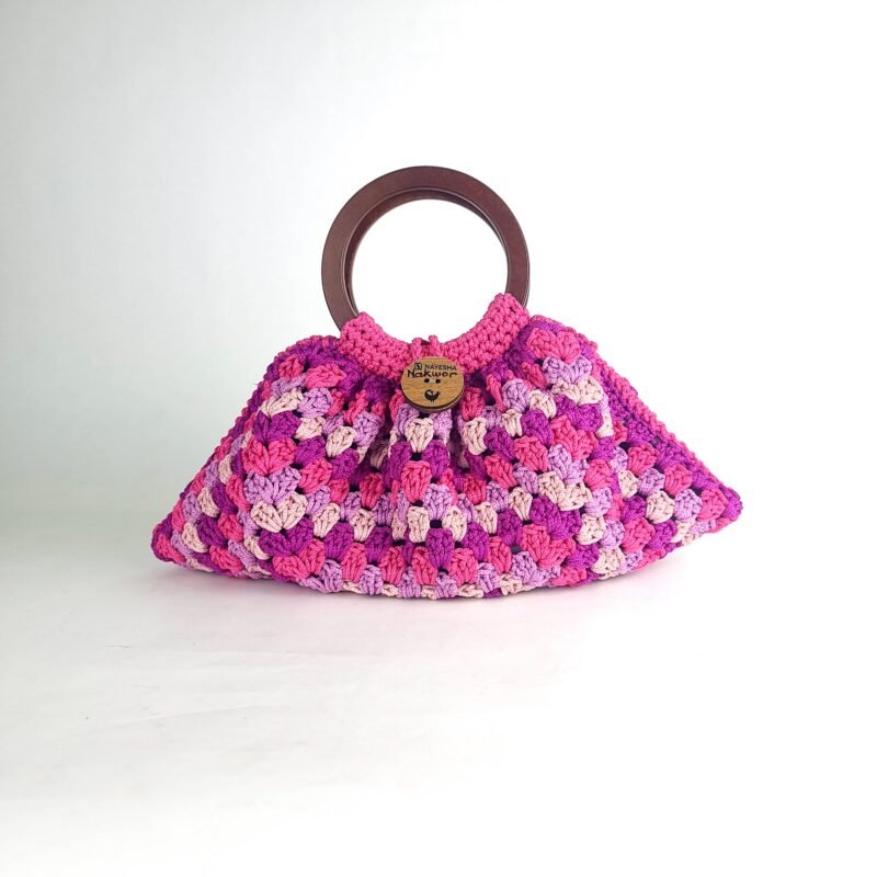 Nakwor medium crochet handbag