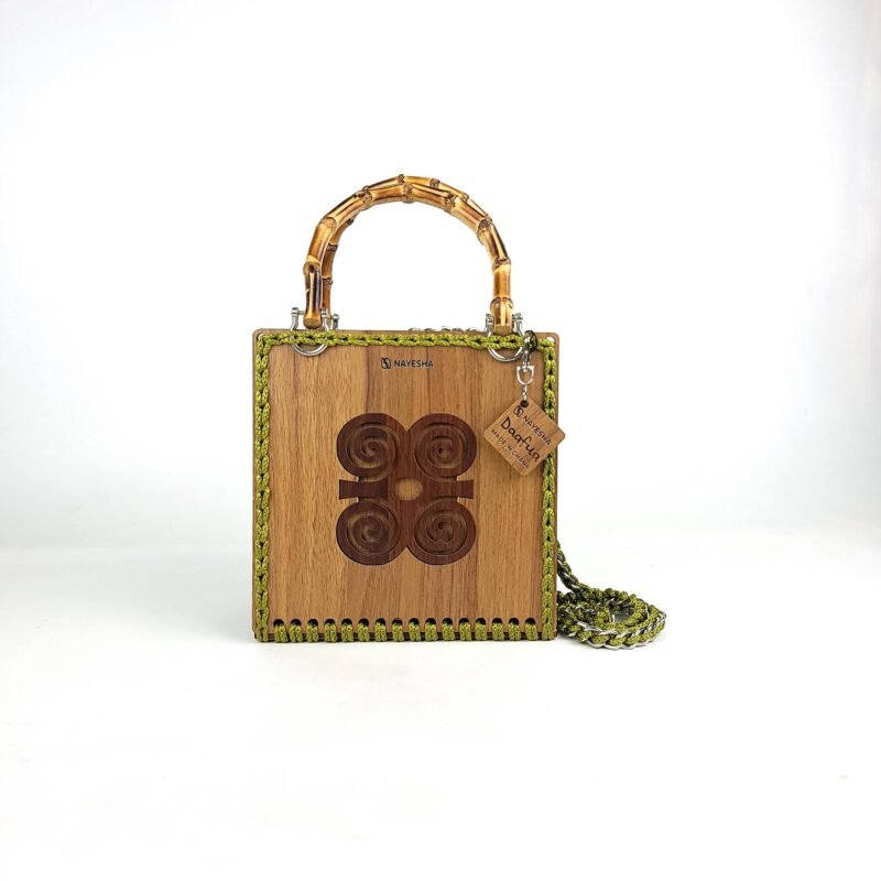 Daafua medium-designed wooden plate crochet handbag