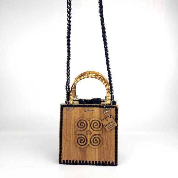 Daafua (Medium square)