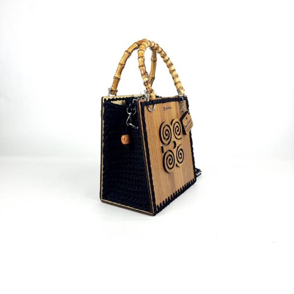 Daafua (Medium square)