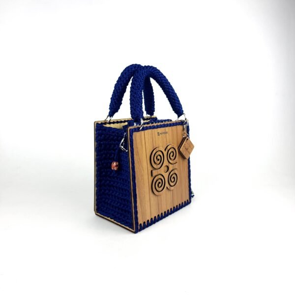 Daafua (Medium square)