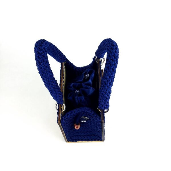 Daafua (Medium square)