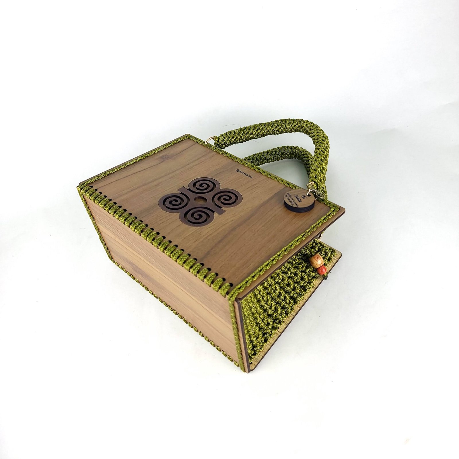 Daafua large-wood carved plate crochet handbag