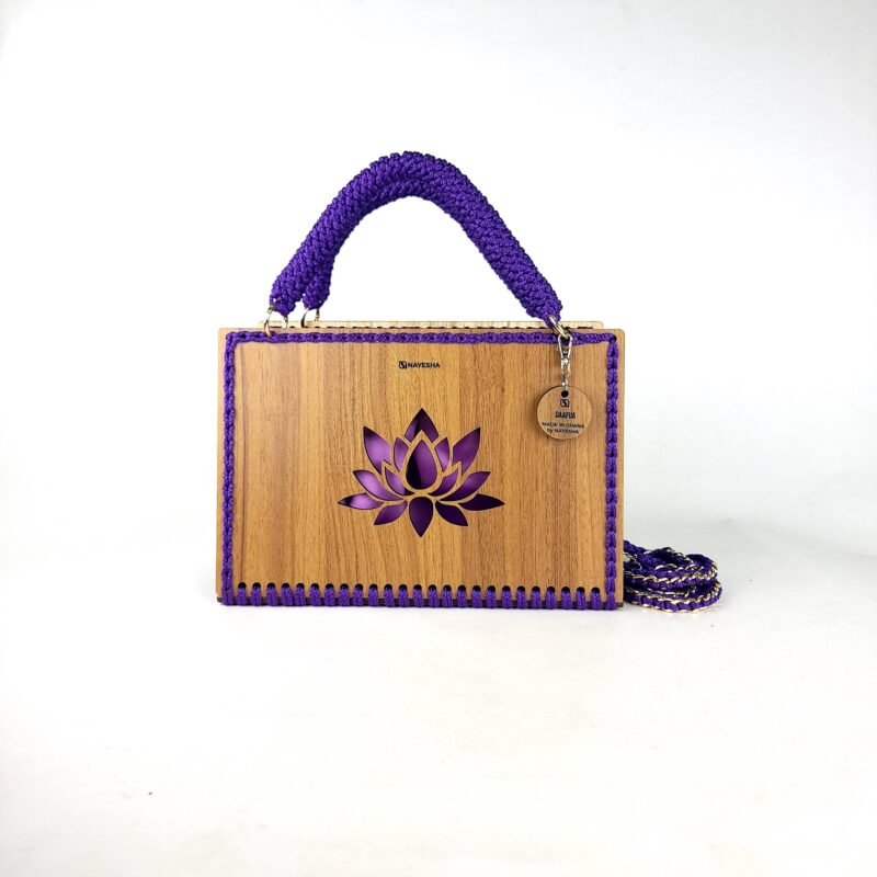 Daafua large-wood carved plate crochet handbag