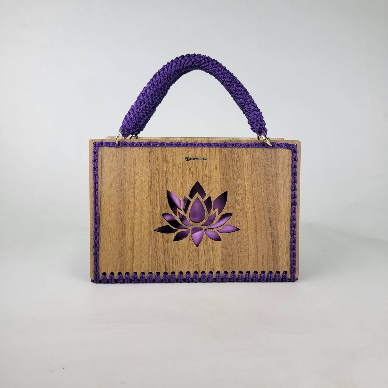 Daafua large-wood carved plate crochet handbag