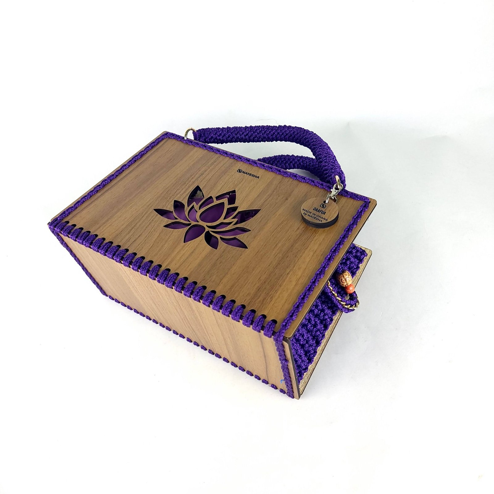 Daafua large-wood carved plate crochet handbag