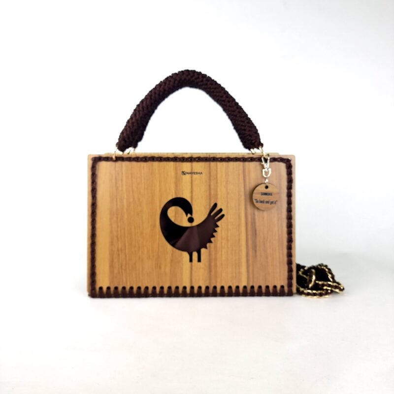 Daafua large-wood carved plate crochet handbag