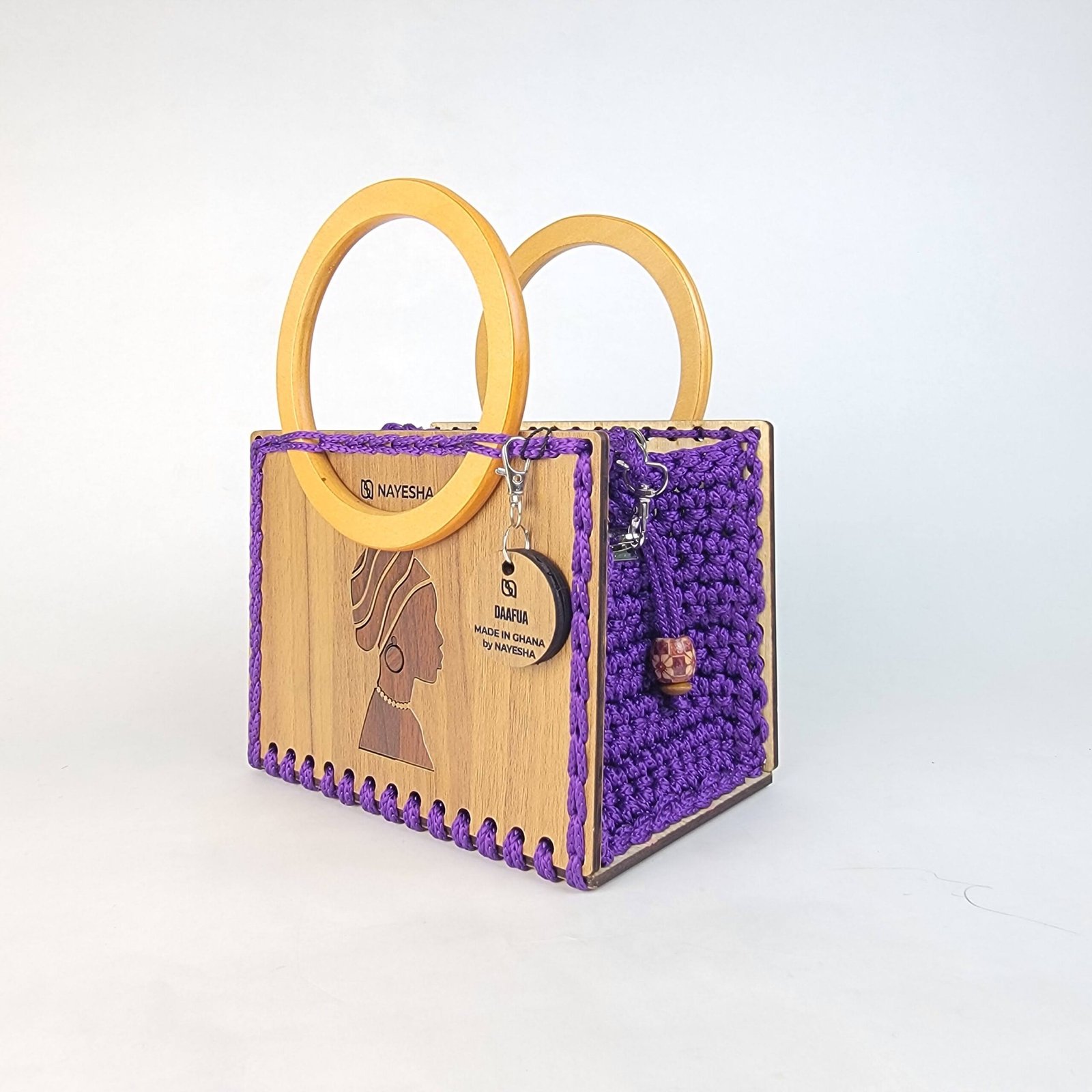 Daafua small-wood carved plate crochet handbag