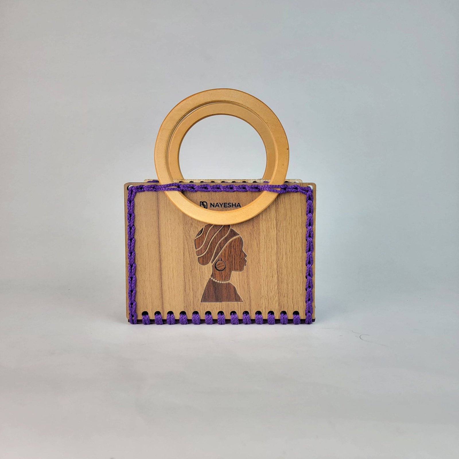 Daafua small-wood carved plate crochet handbag