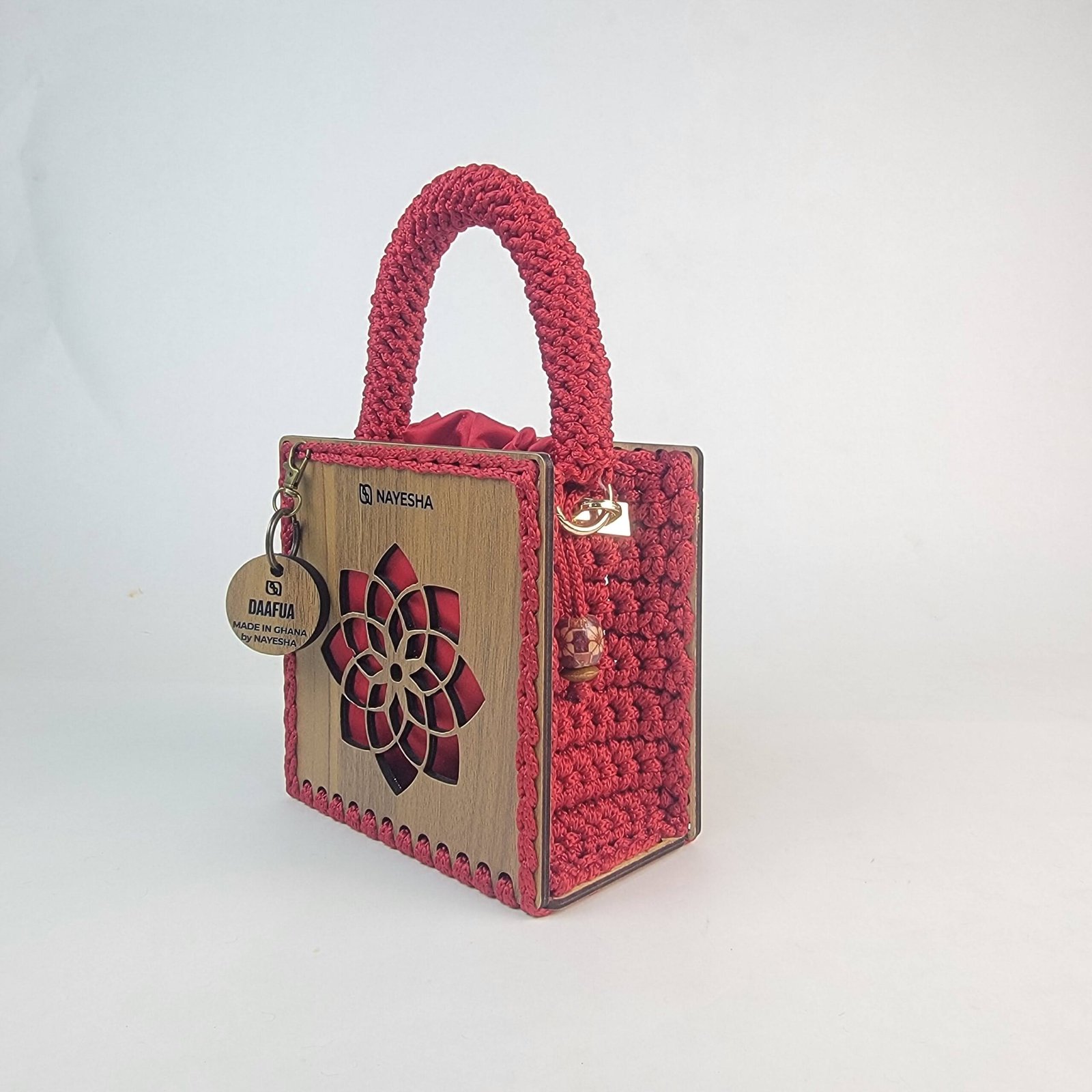 Daafua mini-wood carved plate crochet handbag