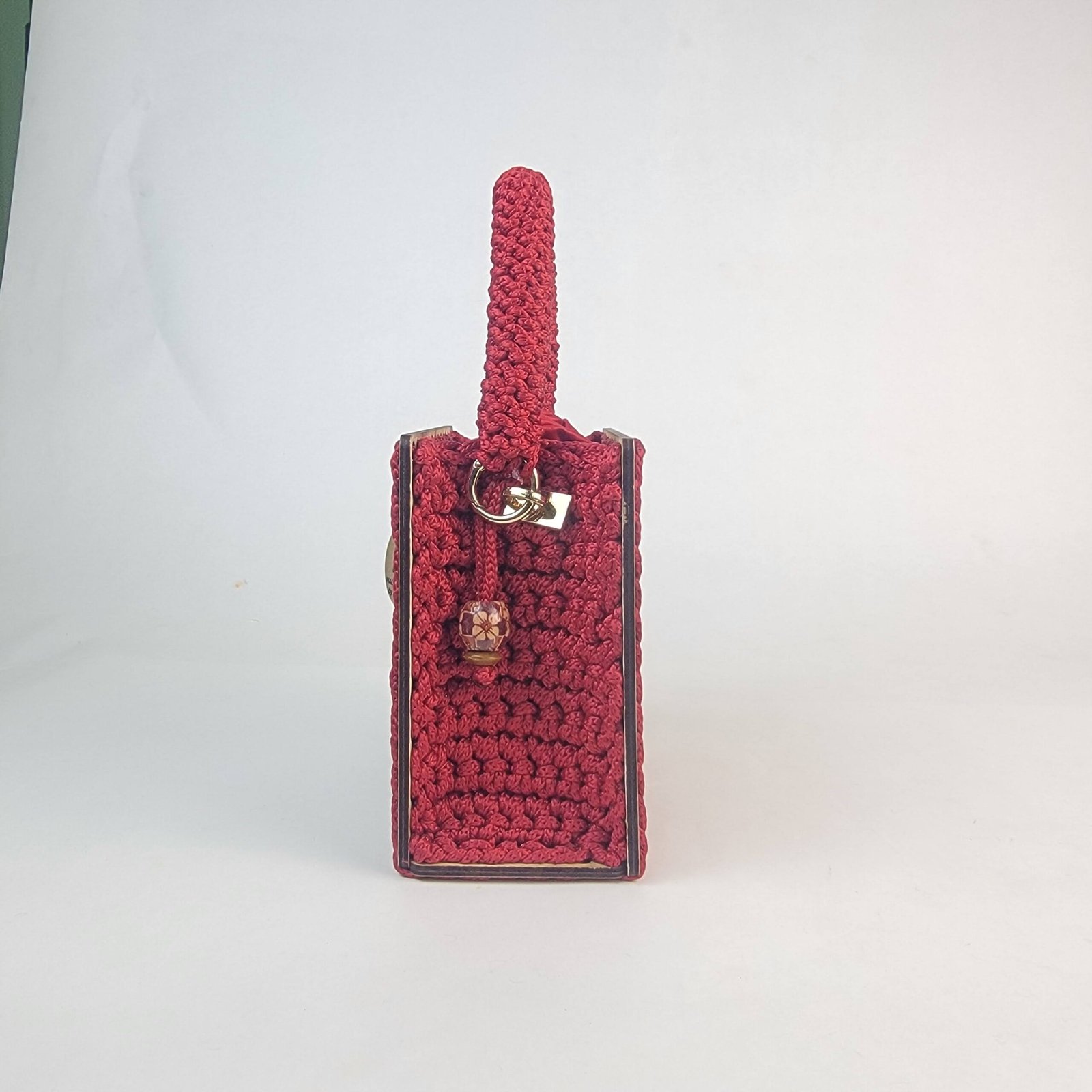 Daafua mini-wood carved plate crochet handbag