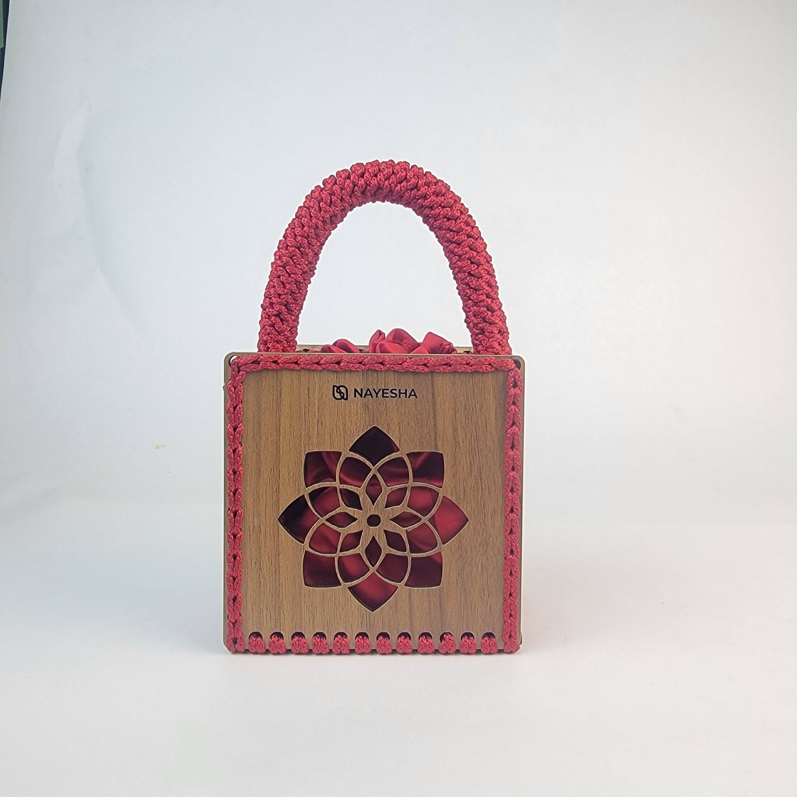 Daafua mini-wood carved plate crochet handbag