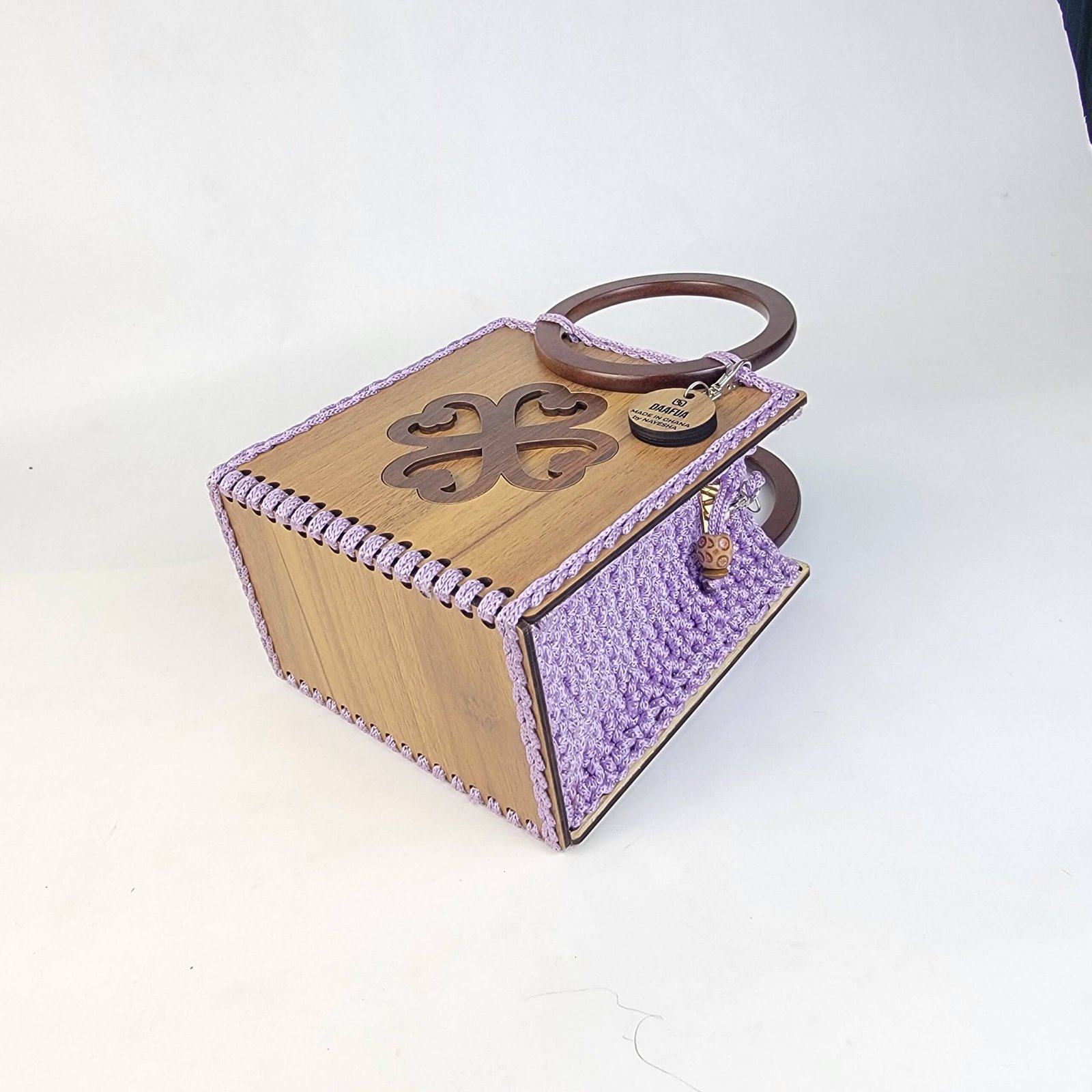 Daafua medium-designed wooden plate crochet handbag