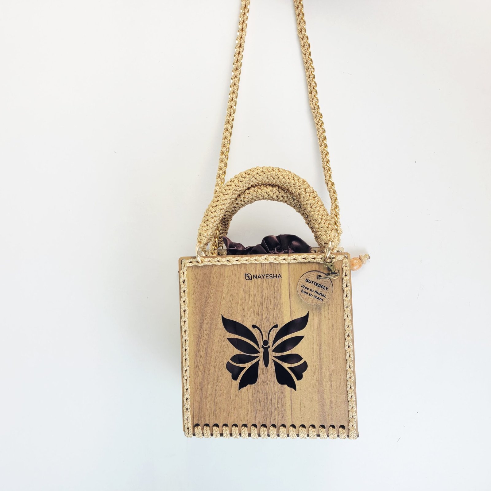 Daafua medium-designed wooden plate crochet handbag