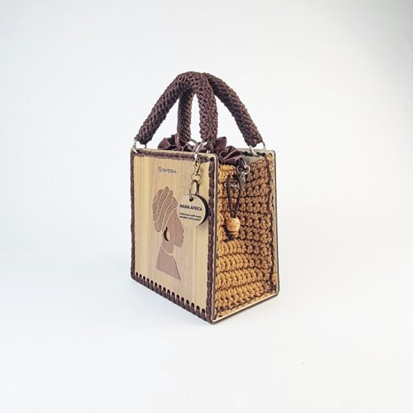 Daafua (Medium square)