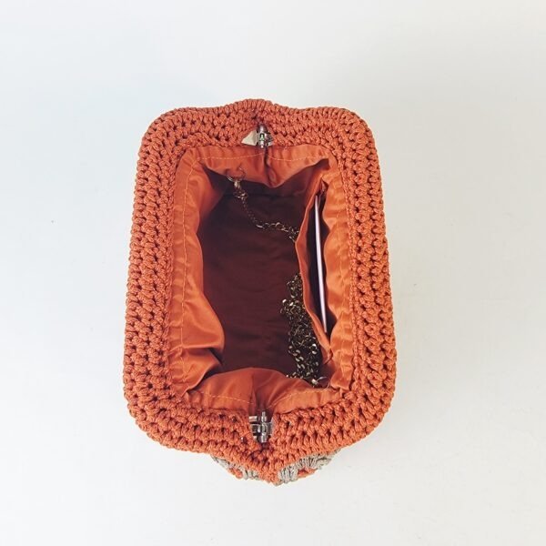 20260303_084104 Naki Clutch (medium)