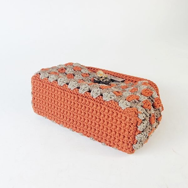 20260303_085755 Naki Clutch (medium)